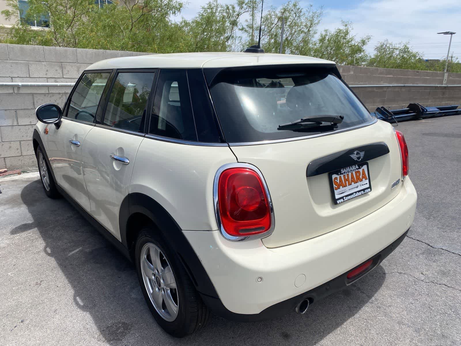 Used 2018 MINI Cooper 4-Door Hardtop FWD video 1