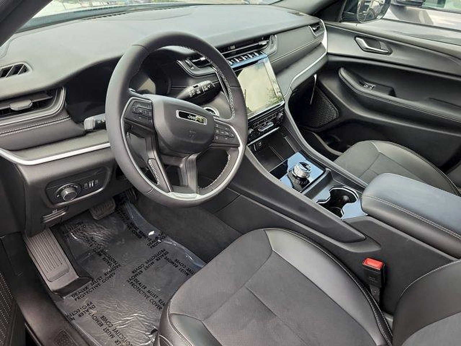 New 2024 Jeep Grand Cherokee L Laredo RWD image 6
