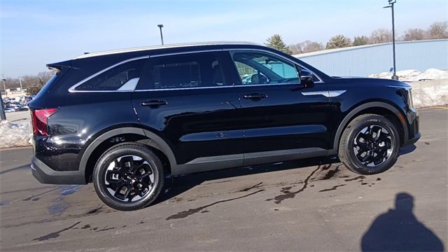 New 2026 Kia Sorento S image 3