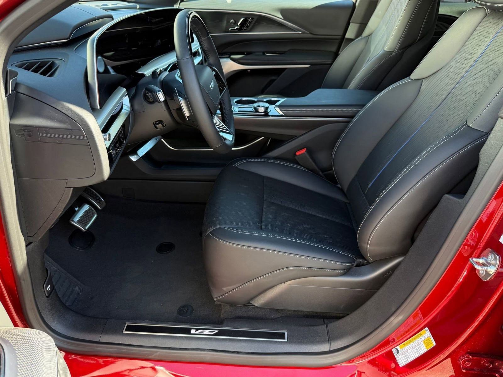 New 2026 Cadillac Lyriq V image 4