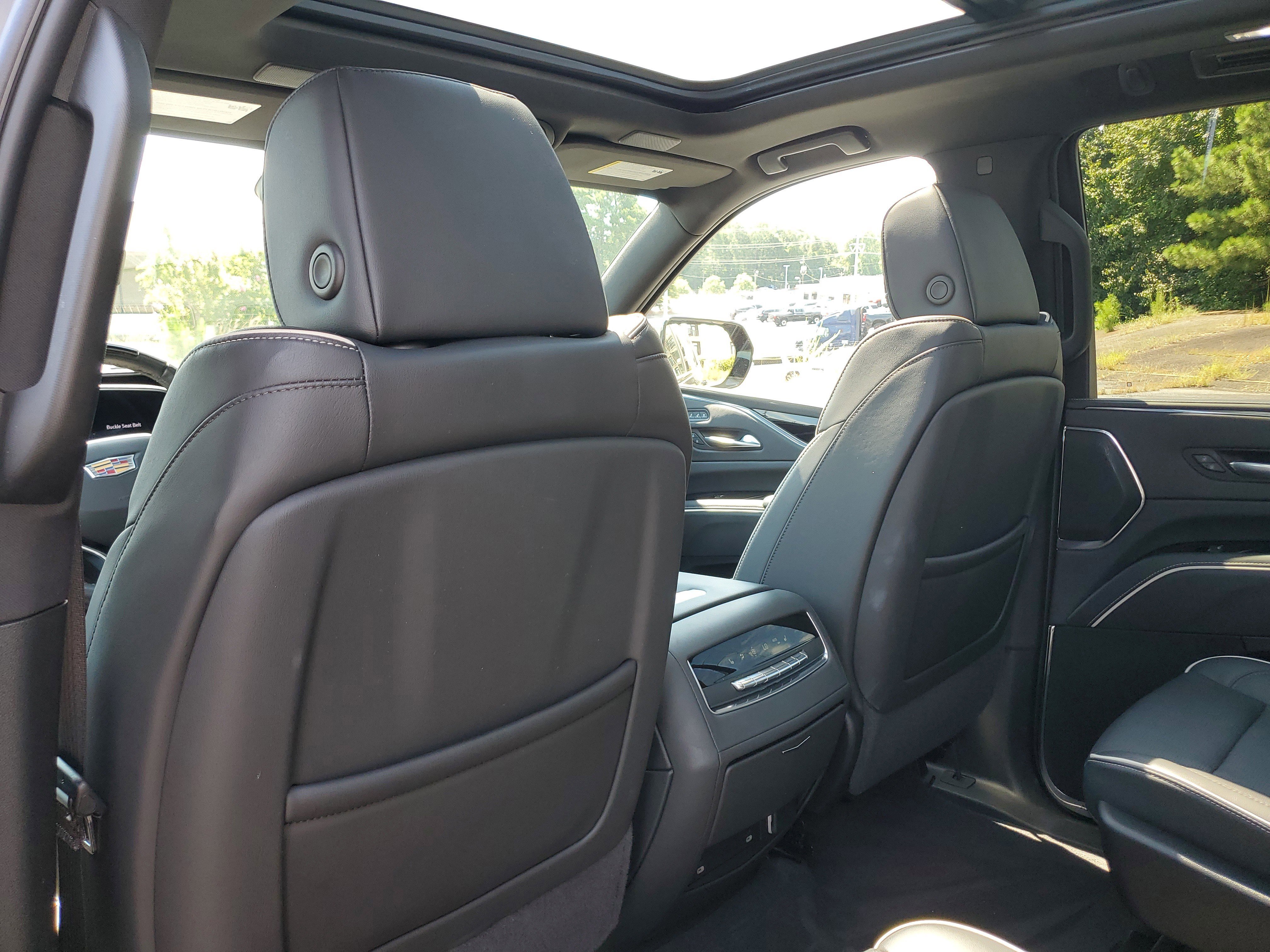 Used 2024 Cadillac Escalade Sport image 11