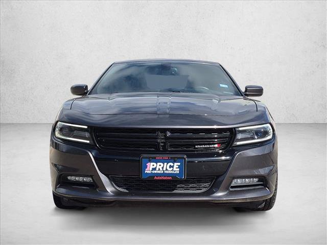 Used 2015 Dodge Charger SXT RWD image 2