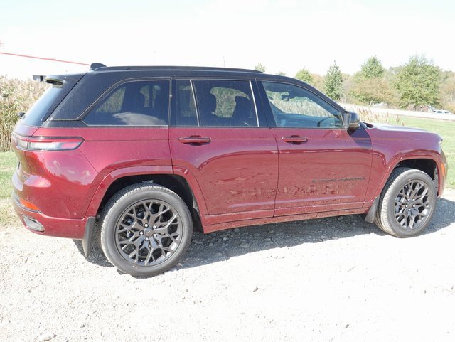 New 2025 Jeep Grand Cherokee Summit image 8