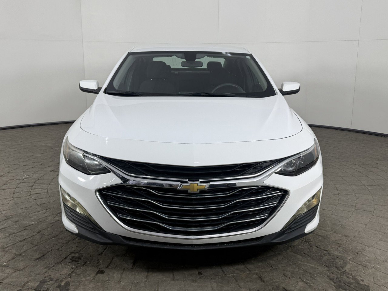 Used 2022 Chevrolet Malibu LT image 2