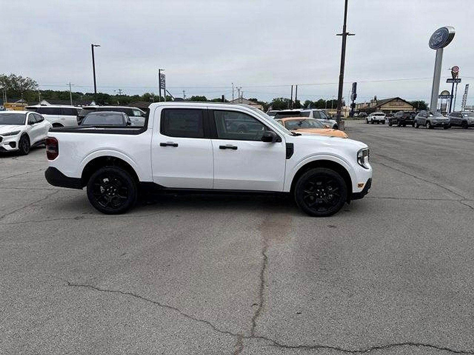 New 2026 Ford Maverick XLT w/ XLT Luxury Package AWD/4WD image 5
