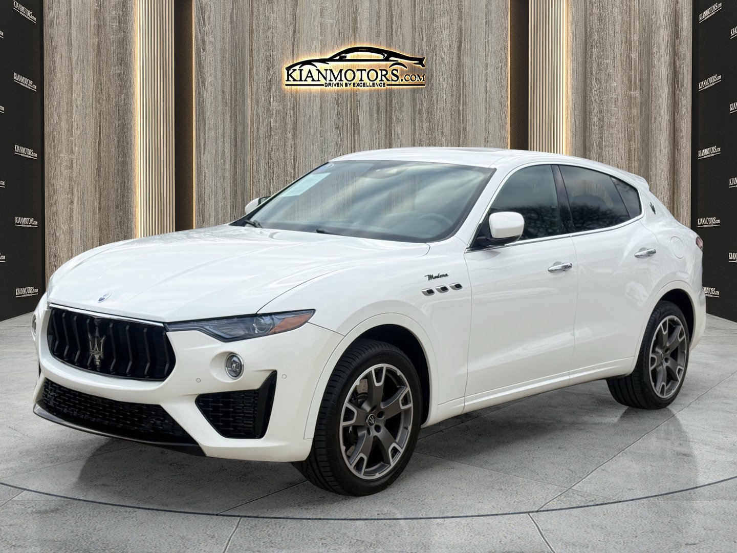 Used 2023 Maserati Levante Modena image 3