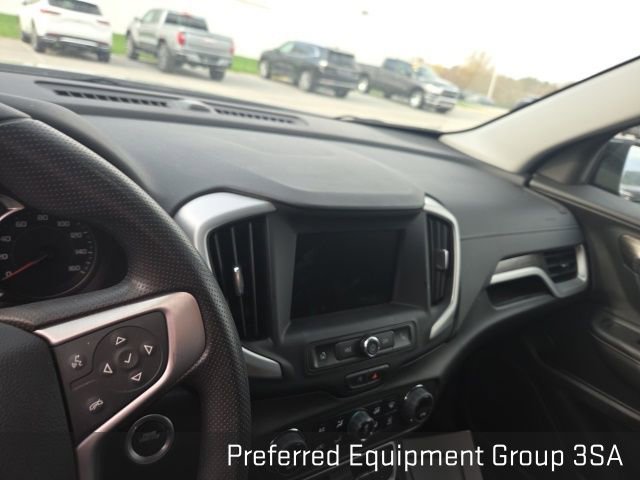 Used 2024 GMC Terrain SLE w/ Driver Convenience Package image 13
