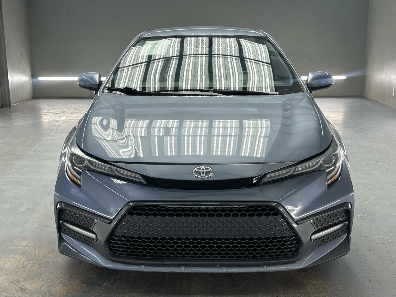Used 2020 Toyota Corolla SE w/ Carpet Mat Package (TMS) FWD image 2