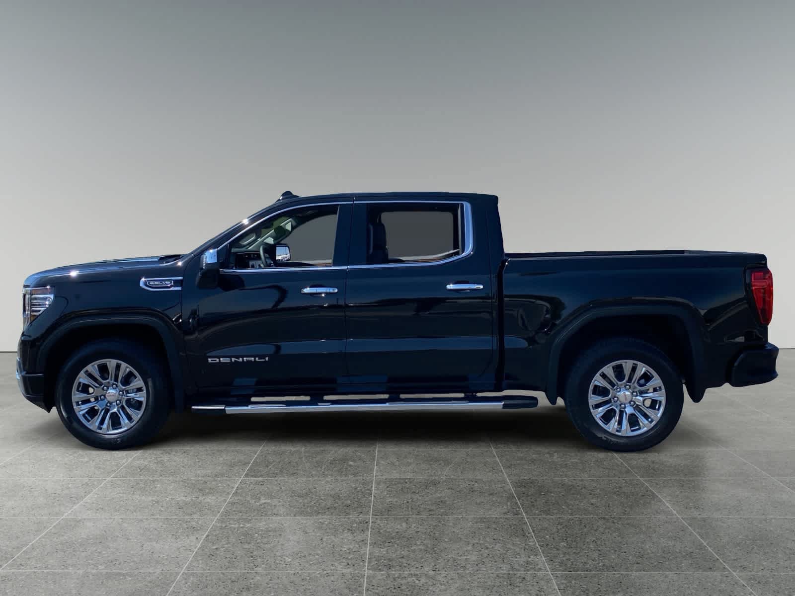 Used 2026 GMC Sierra 1500 Denali w/ Technology Package RWD image 2