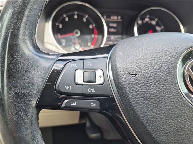 Used 2017 Volkswagen Passat 1.8T SE FWD image 28