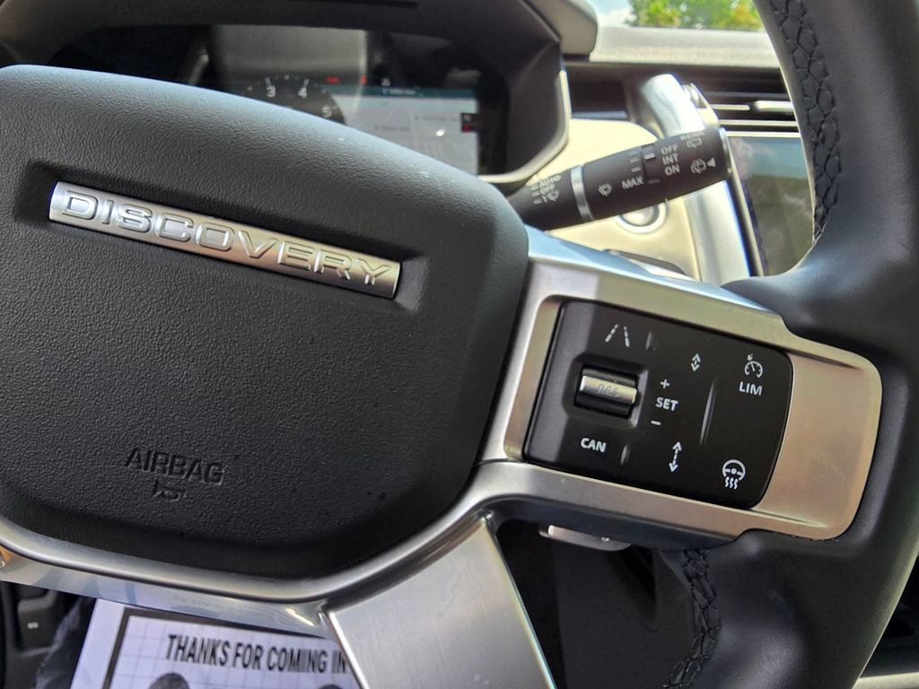 Used 2025 Land Rover Discovery S image 20