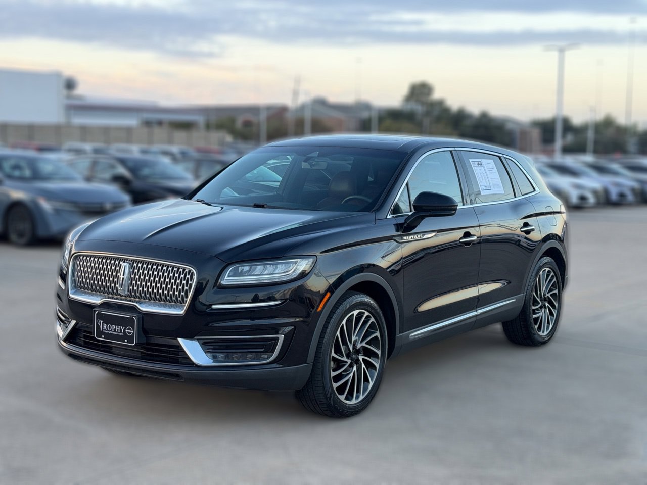 Used 2019 Lincoln Nautilus Reserve w/ Cargo Utility Package FWD image 2
