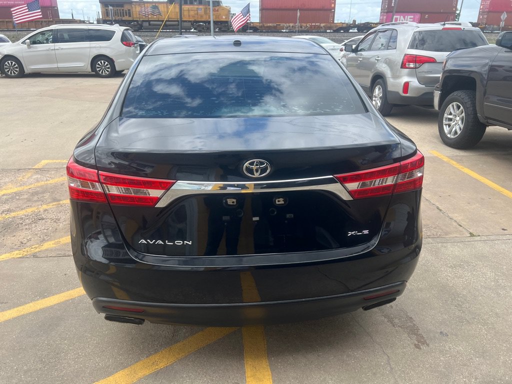 Used 2015 Toyota Avalon XLE FWD image 5
