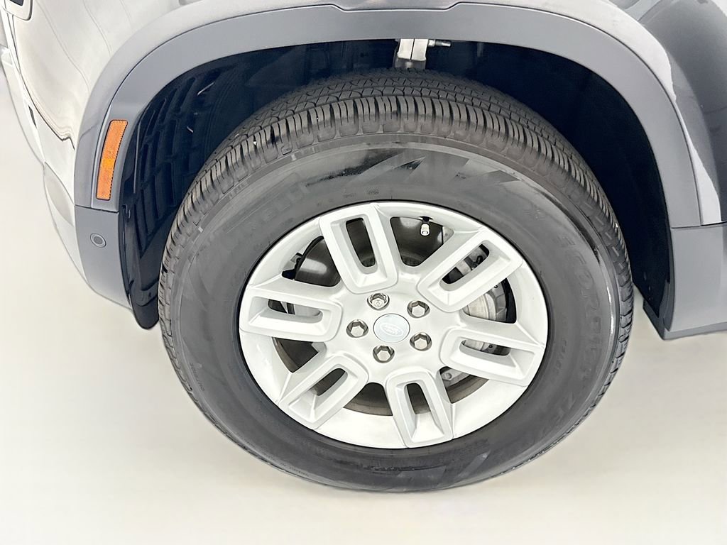 Certified 2025 Land Rover Defender 110 S image 29