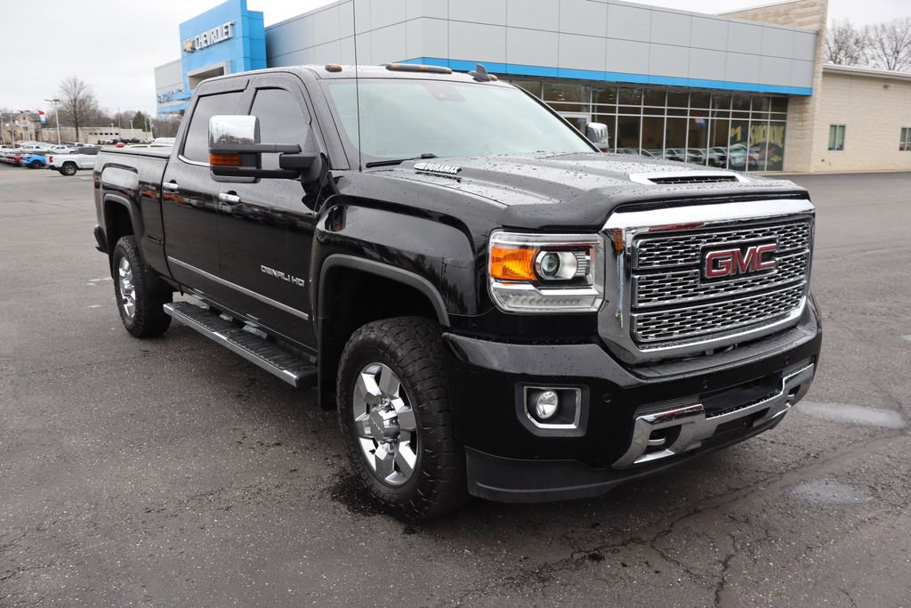 Used 2018 GMC Sierra 3500 Denali w/ Duramax Plus Package image 2