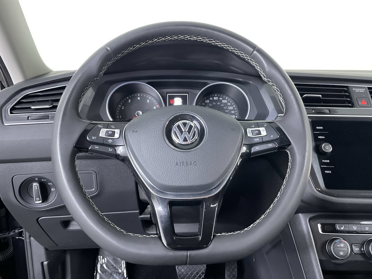 Used 2021 Volkswagen Tiguan SE AWD/4WD image 15