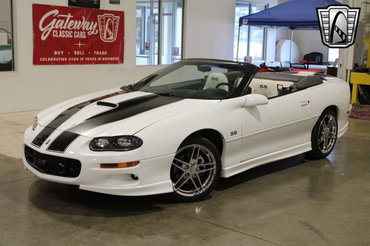 Used 2001 Chevrolet Camaro Z28 w/ SS Performance/Appearance Pkg image 16