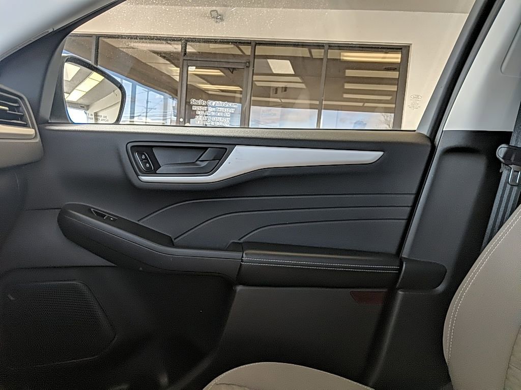 Used 2022 Ford Escape SE image 23