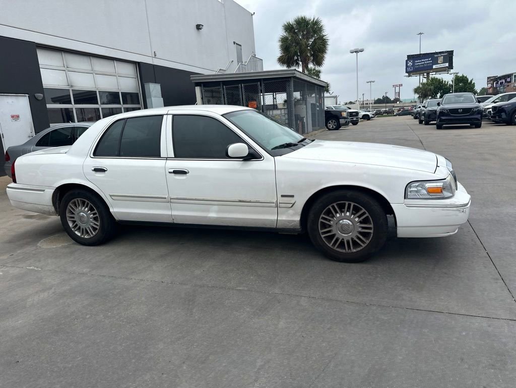 Used 2009 Mercury Grand Marquis LS RWD image 4