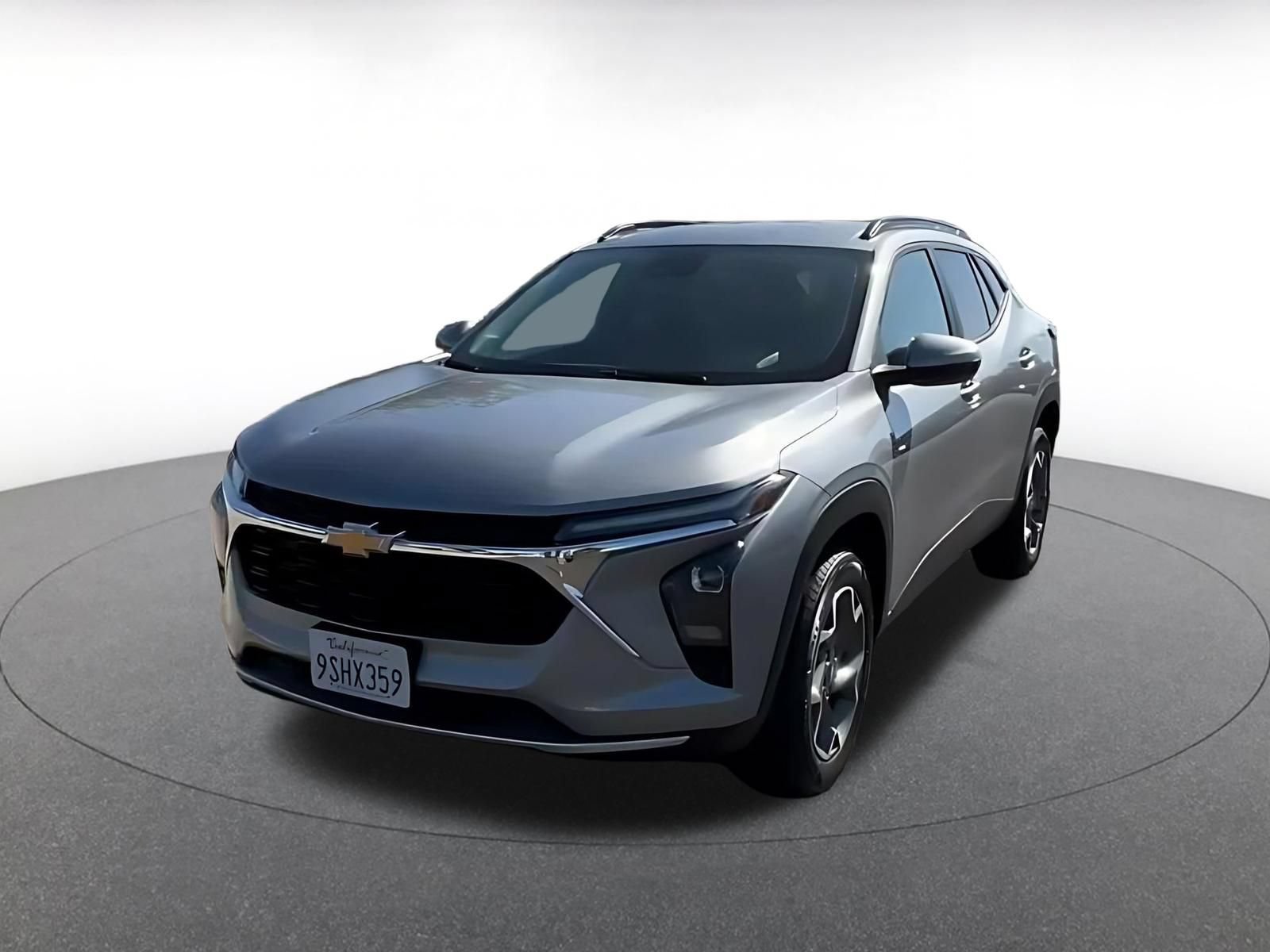 Used 2025 Chevrolet Trax LT FWD image 6