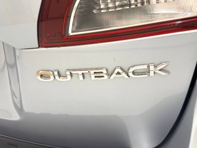 Used 2018 Subaru Outback 2.5i Limited AWD/4WD image 11