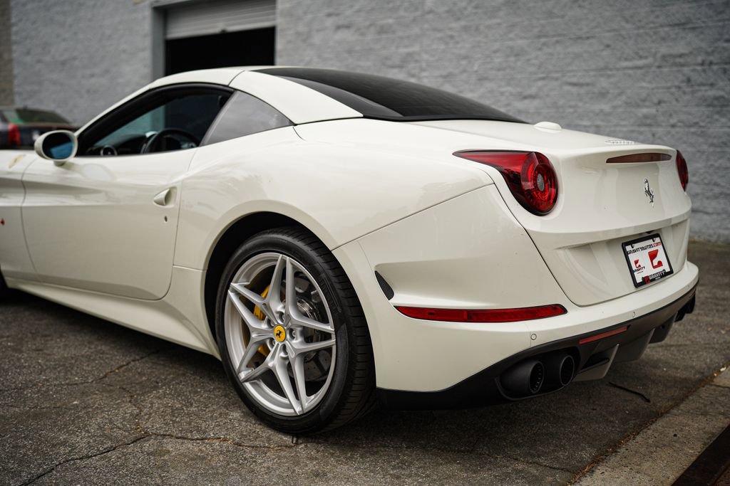 Used 2016 Ferrari California T image 14
