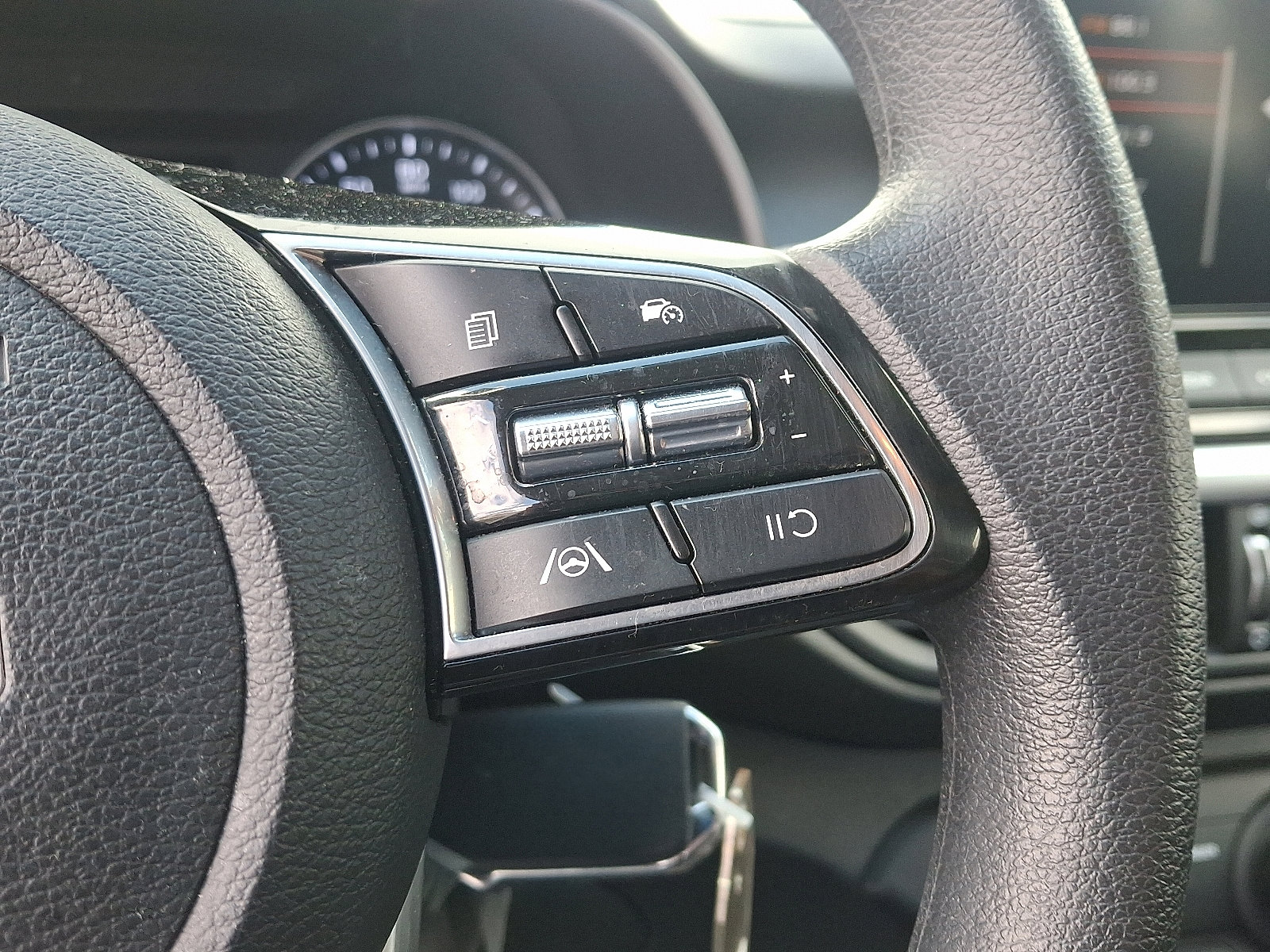 Certified 2023 Kia Forte LXS w/ LXS Technology Package image 21