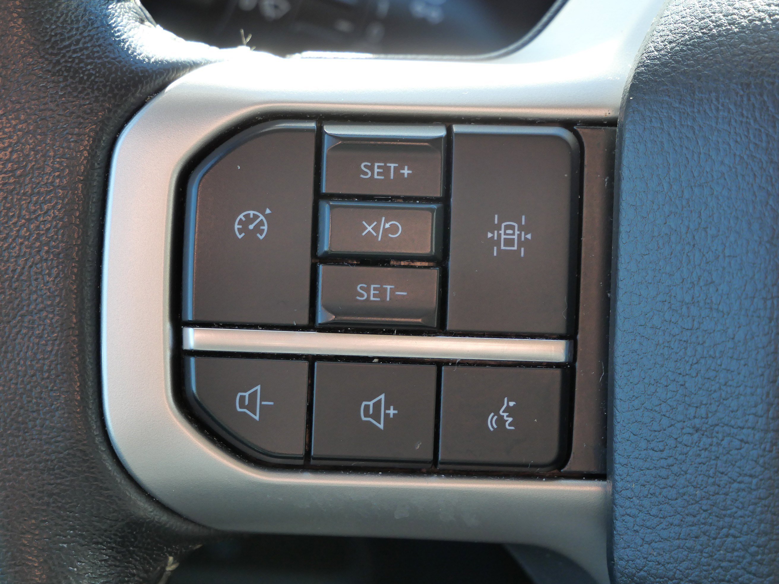 Used 2024 Ford Expedition XLT image 33