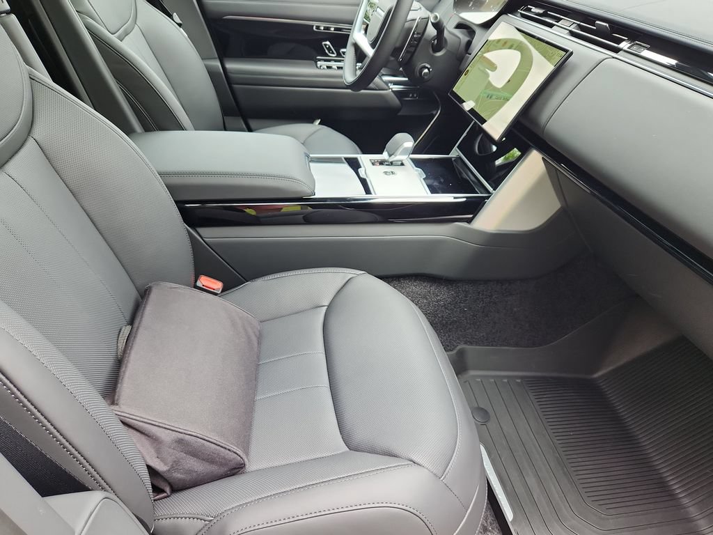 New 2026 Land Rover Range Rover Long Wheelbase SE AWD/4WD image 3