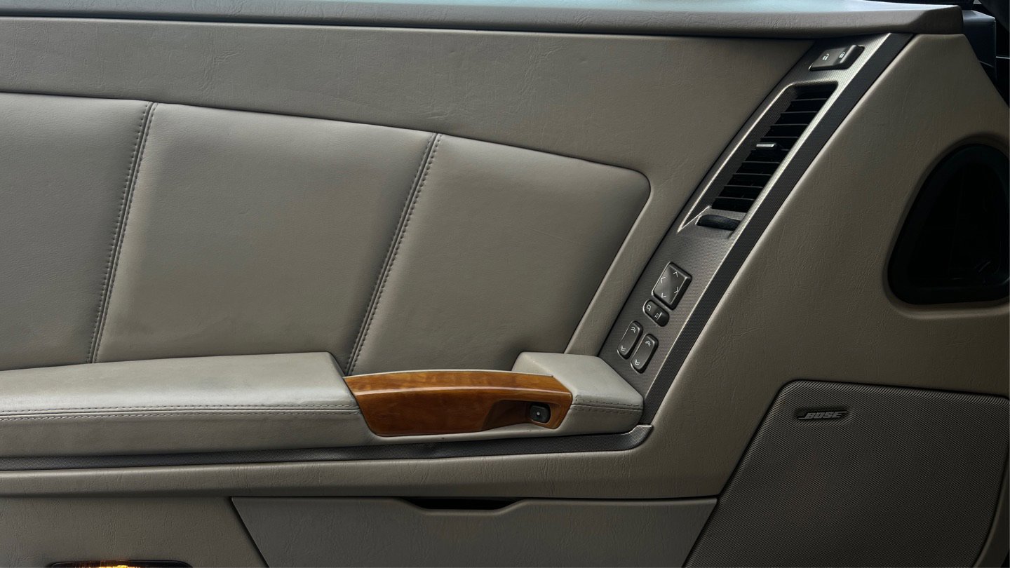 Used 2005 Cadillac XLR RWD image 33