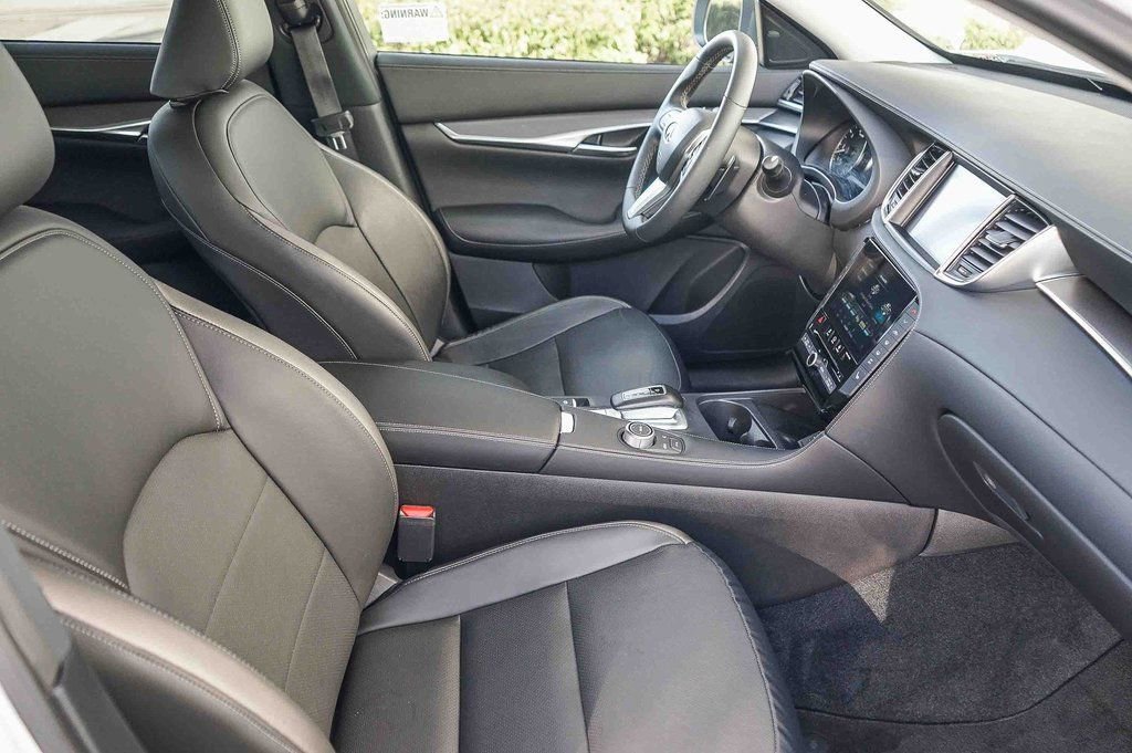Certified 2023 INFINITI QX50 Luxe image 15