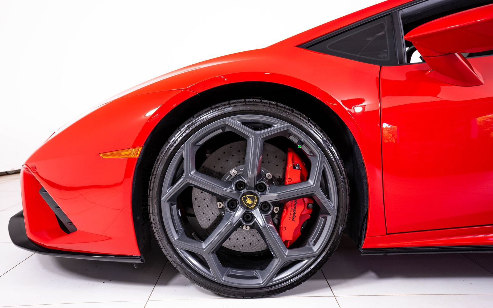 Used 2021 Lamborghini Huracan EVO RWD image 13