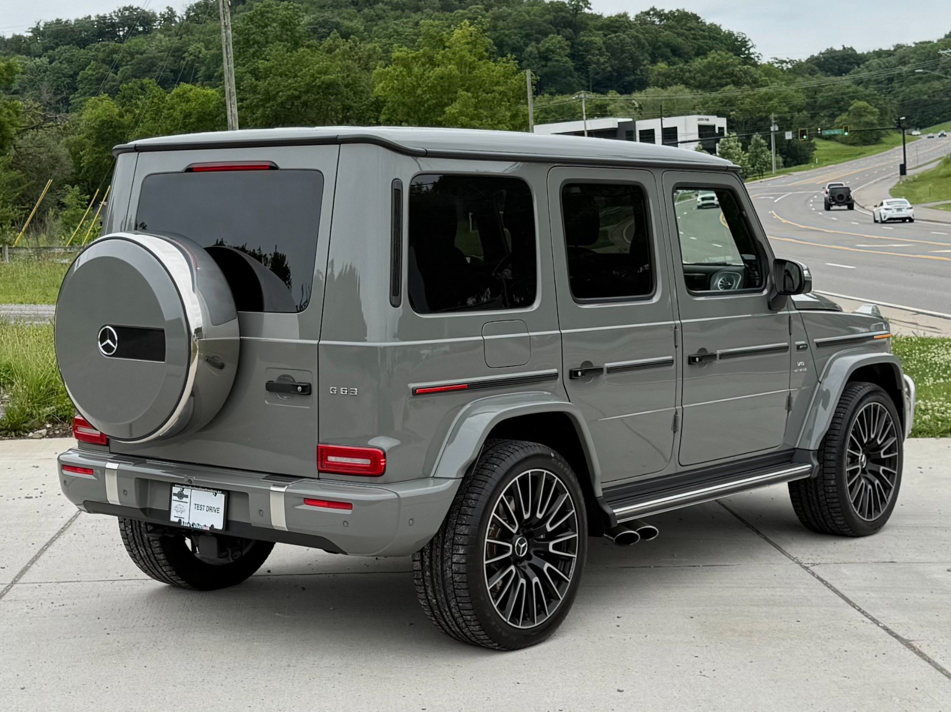 Used 2025 Mercedes-Benz G 63 AMG 4MATIC image 3