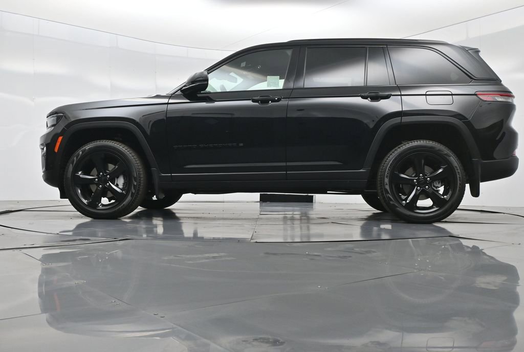 New 2025 Jeep Grand Cherokee Limited w/ Luxury Tech Group II image 47