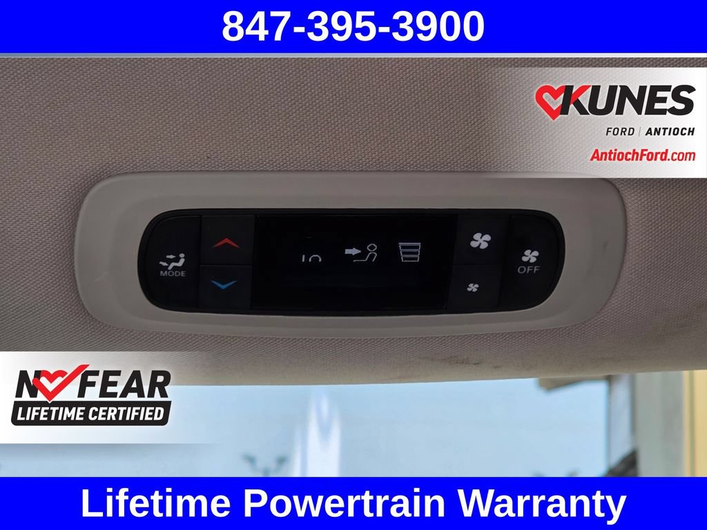 Used 2023 Chrysler Voyager LX FWD image 31
