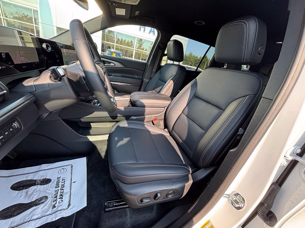 Used 2026 Chevrolet Traverse LT AWD/4WD image 11