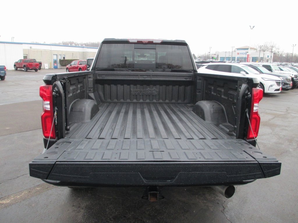 Used 2022 Chevrolet Silverado 2500 High Country w/ Technology Package image 6