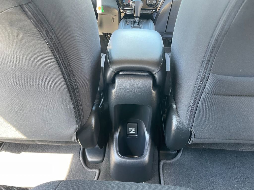 Used 2018 Honda HR-V LX image 27