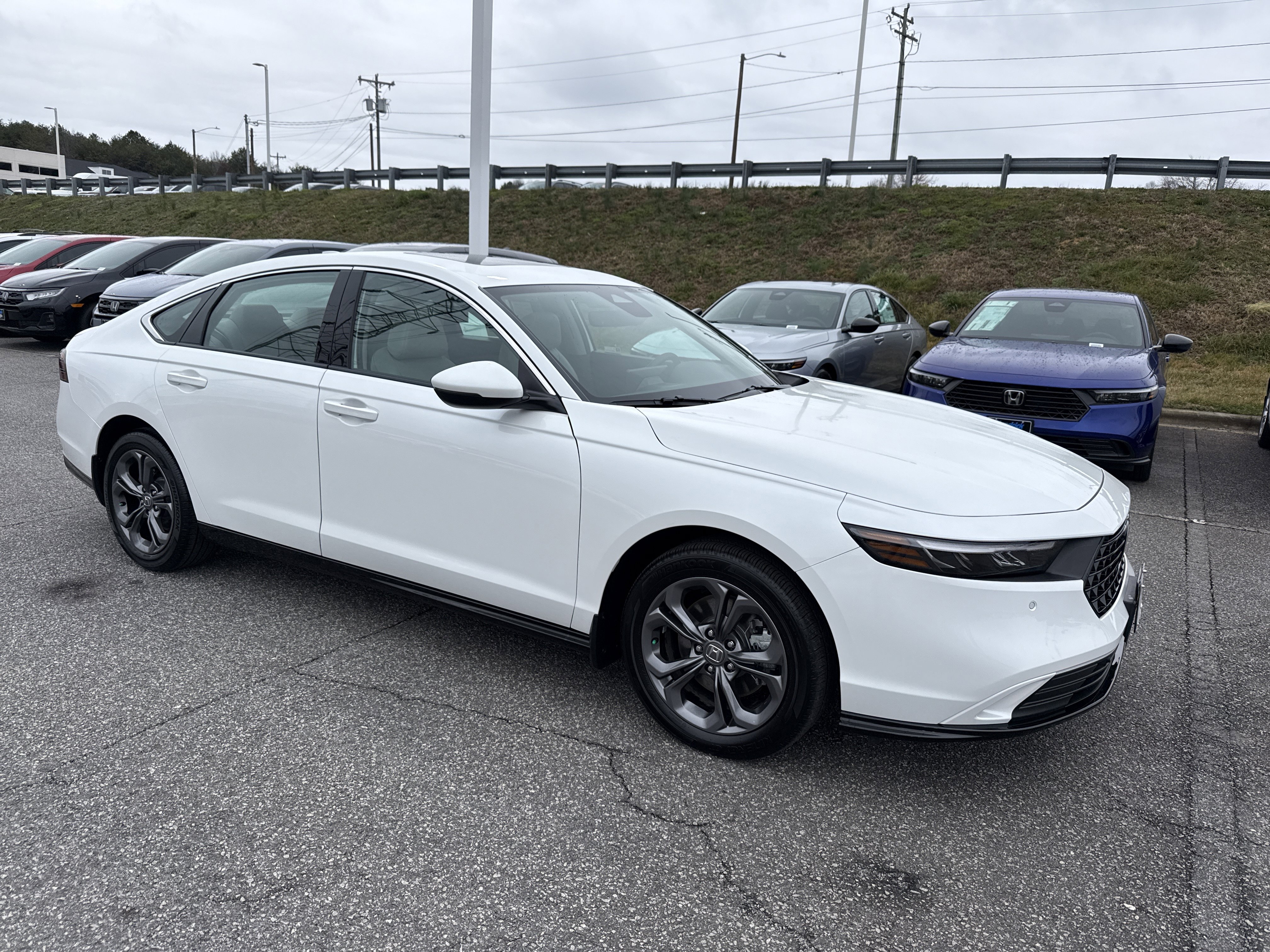 Used 2025 Honda Accord EX-L video 2