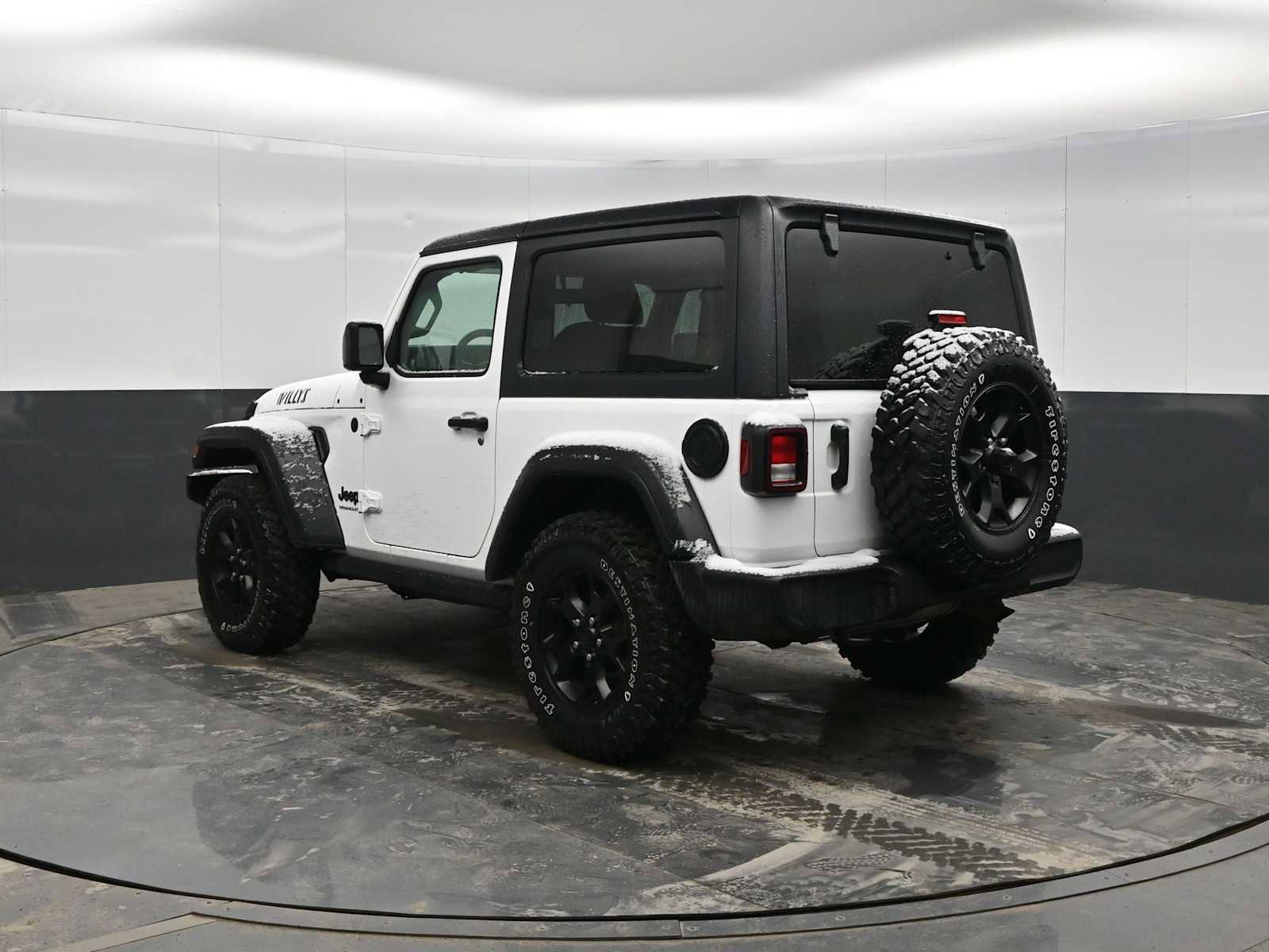 Used 2021 Jeep Wrangler Willys image 9