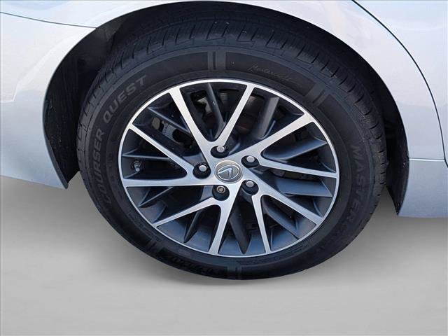 Used 2016 Lexus ES 350 w/ Premium Package w/Wood Trim FWD image 16