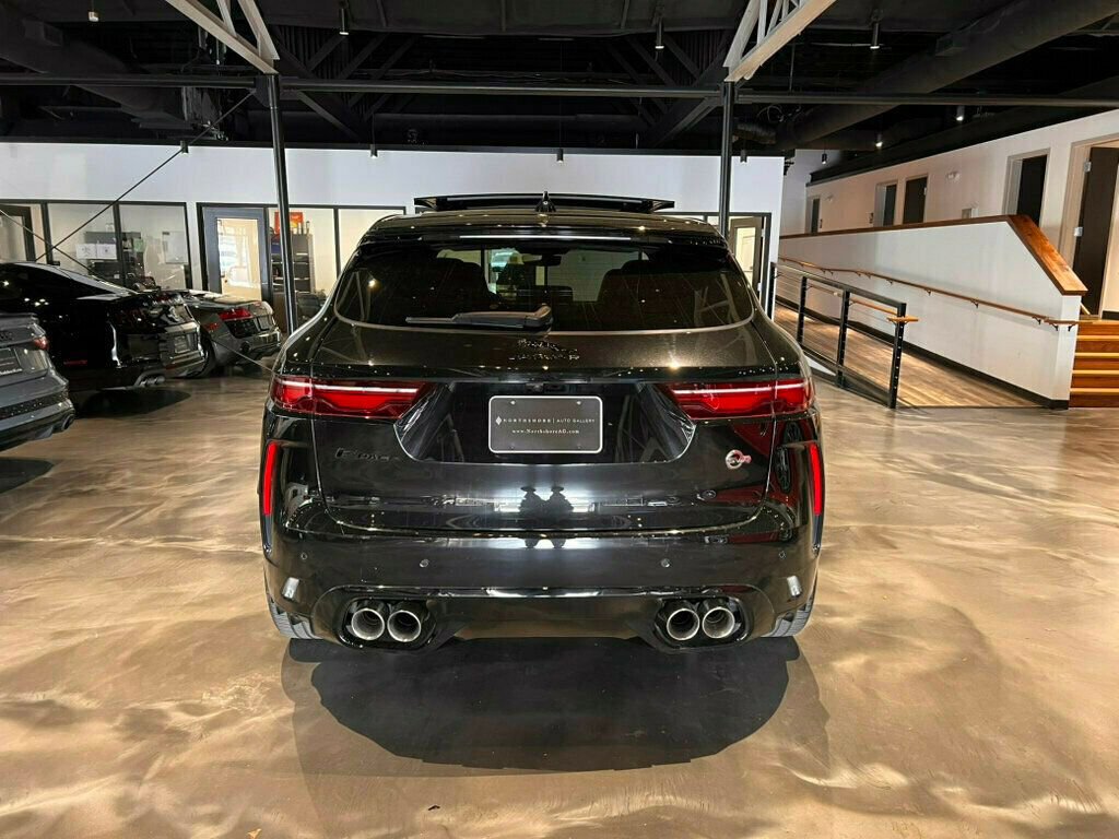 Used 2023 Jaguar F-PACE SVR image 4