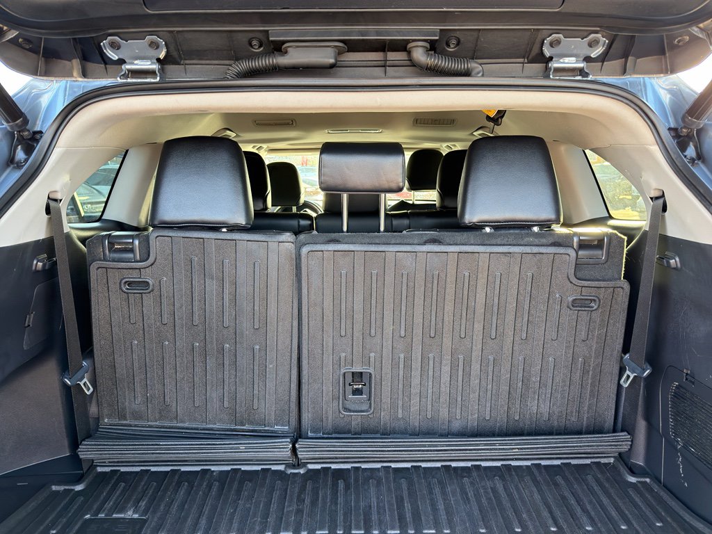 Used 2021 Toyota Highlander XLE image 16