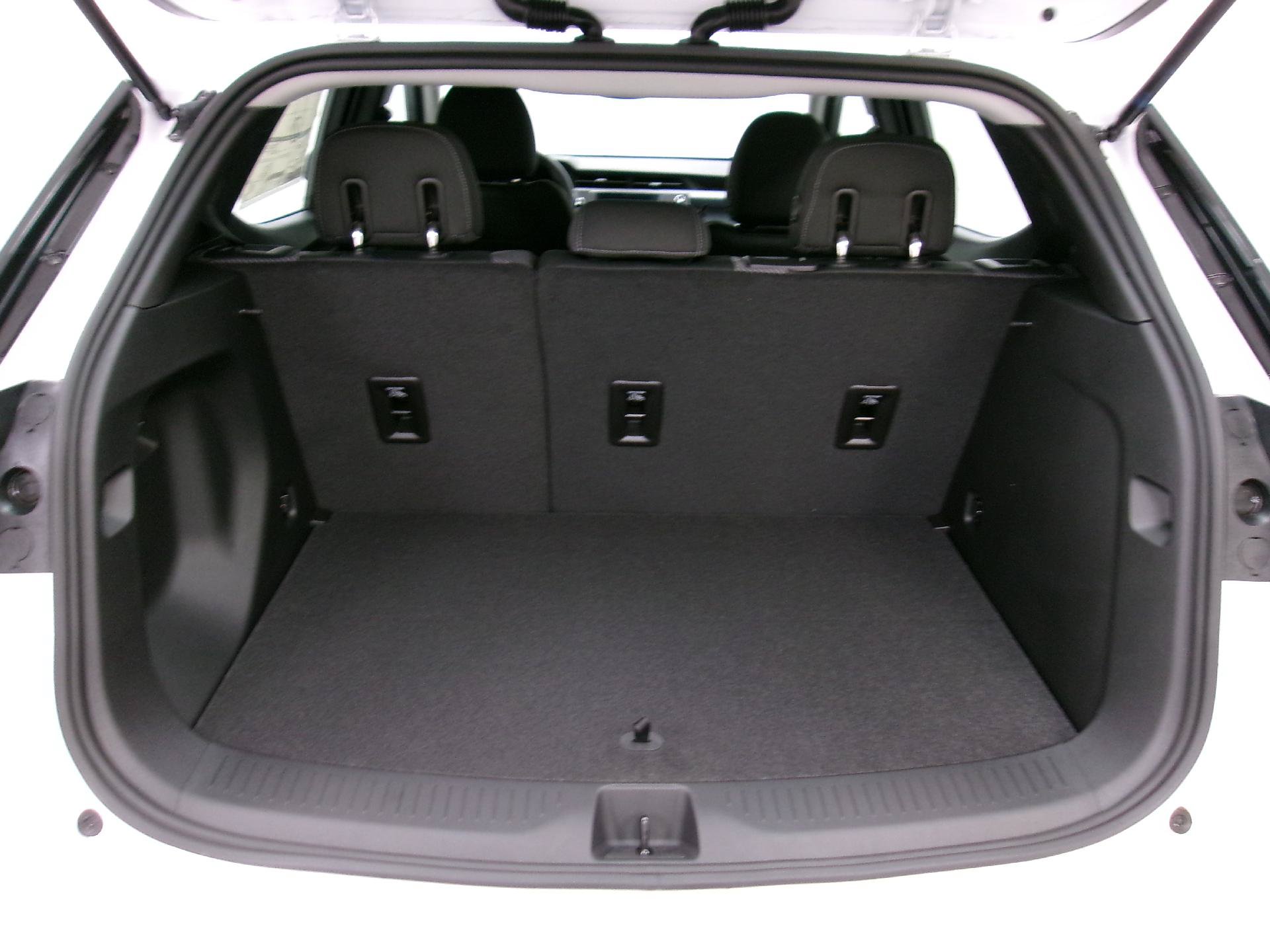 New 2027 Chevrolet Bolt LT w/ Comfort Package FWD image 9