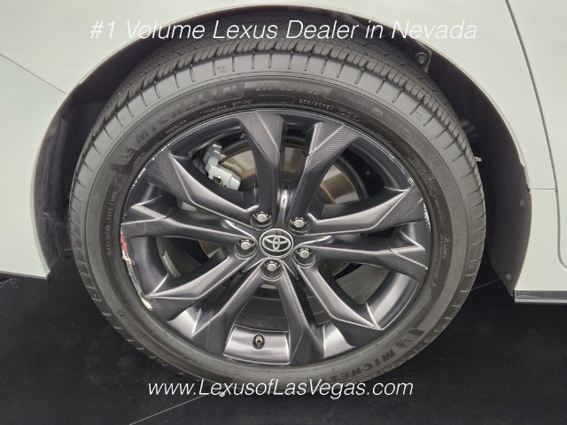 Used 2025 Toyota Sienna XSE w/ XSE Plus Package FWD image 10