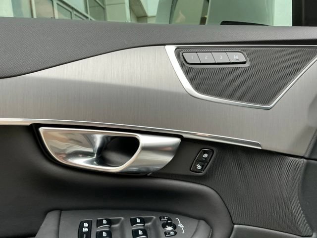 Certified 2025 Volvo XC90 B5 Core AWD/4WD image 23