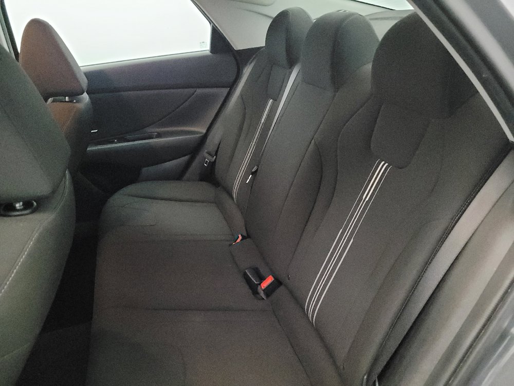 Used 2023 Hyundai Elantra SEL w/ Convenience Package FWD image 18
