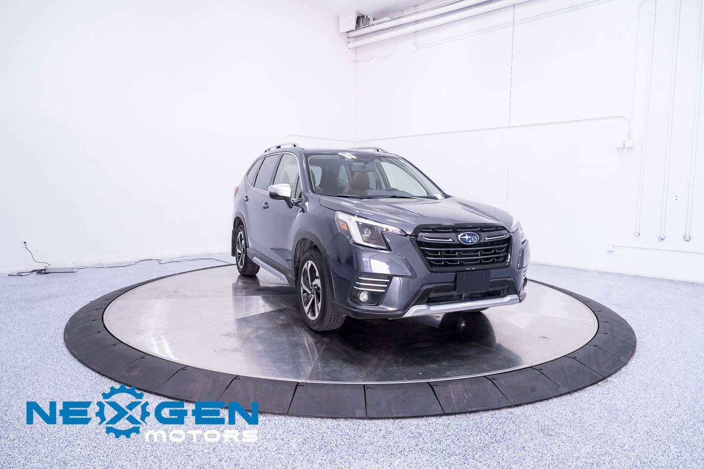Used 2023 Subaru Forester Touring image 3