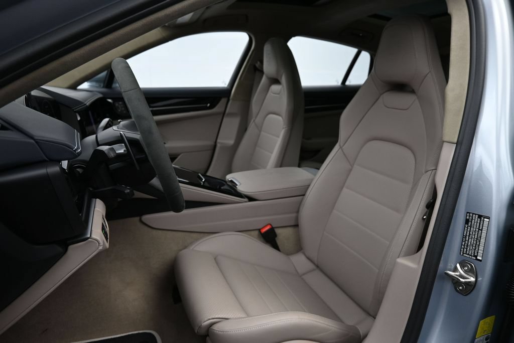 Certified 2026 Porsche Panamera GTS AWD/4WD image 5