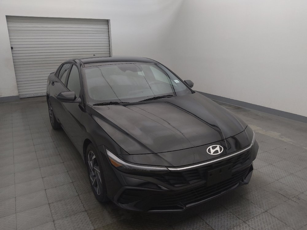 Used 2025 Hyundai Elantra Sport FWD image 14